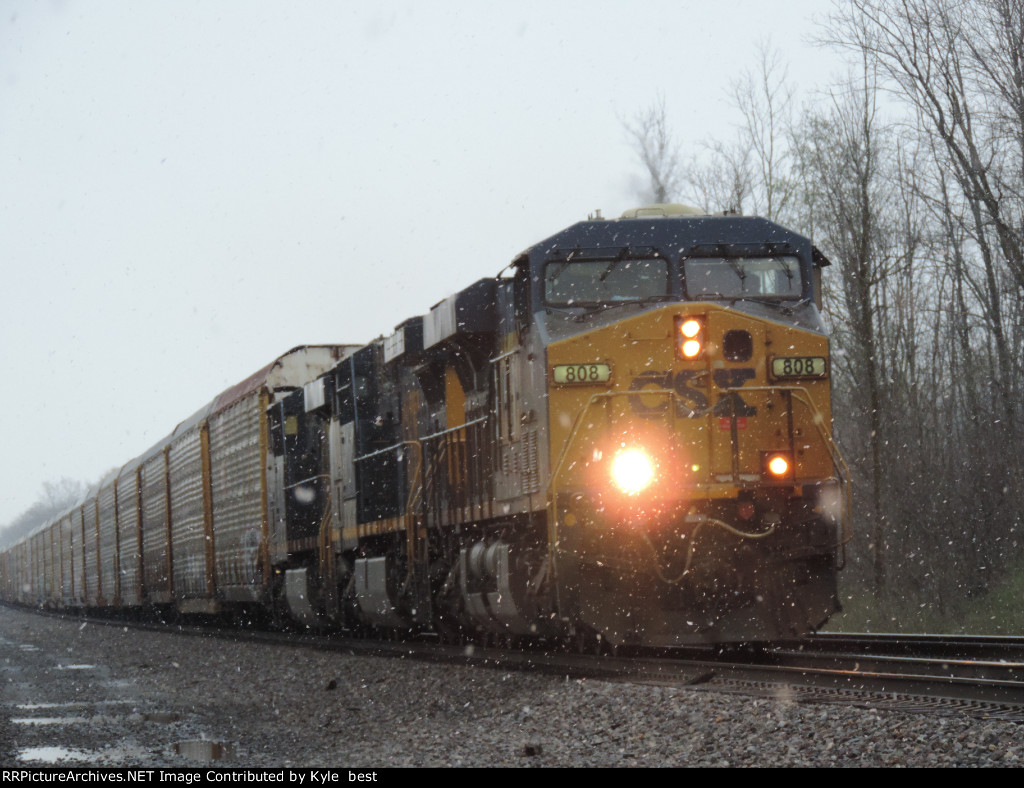 CSX 808 on M205